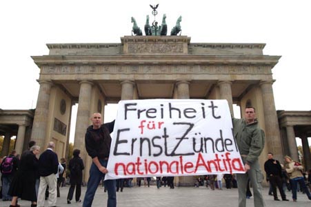 Peter T�pfer Zur Situation des Liberalismus in Deutschland vor Beginn des Prozesses gegen Ernst Z�ndel am 8. November 2005